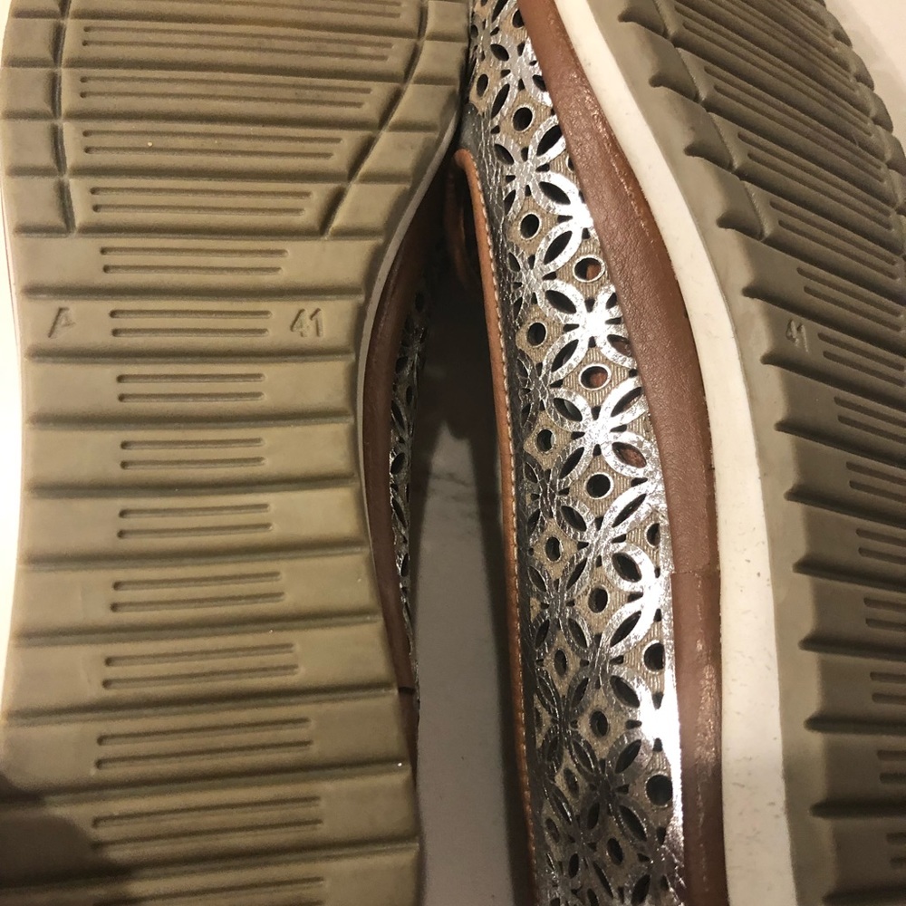 Spring Step Dressy Flats - Picture 4 of 5